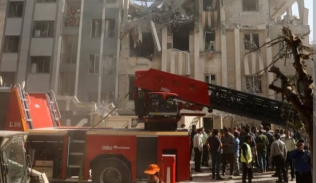 Ilustrasi dampak kehancuran yang diakibatkan serangan Israel ke Iran. [Instagram]